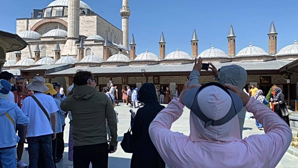 Konya Mevlana Müzesi’ne bayram tatilinde ziyaretçi akını 8